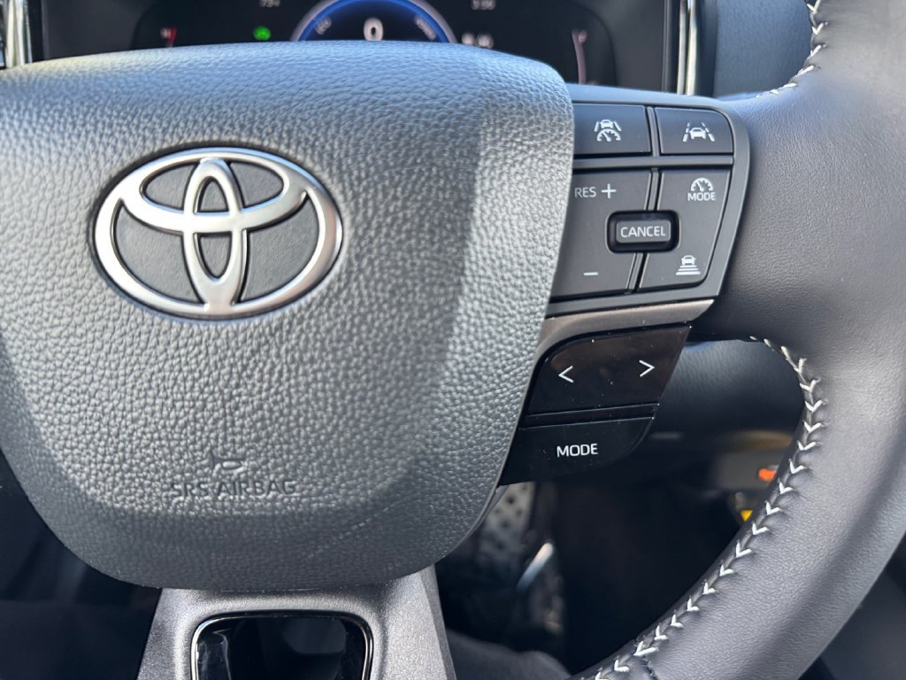 Used 2026 Toyota Camry SE w/ Convenience Package FWD image 30