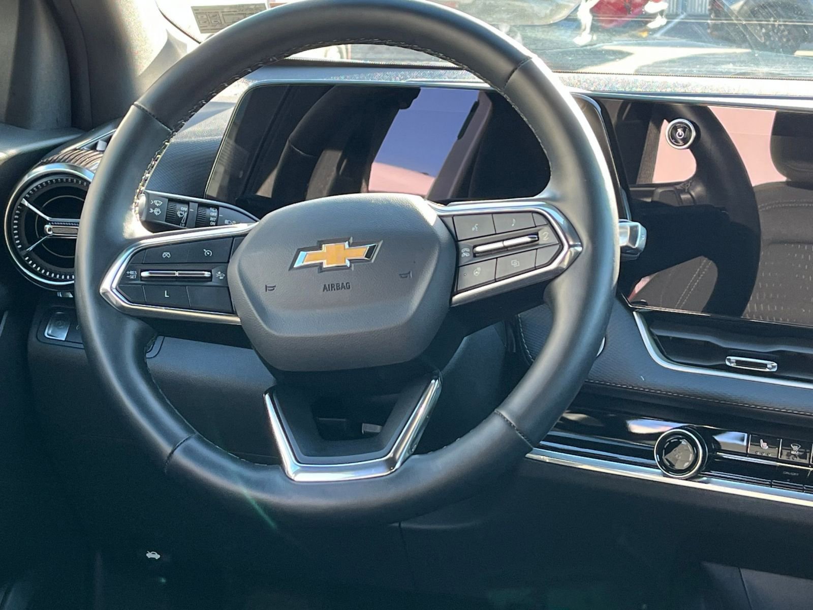 Used 2025 Chevrolet Equinox LT image 27