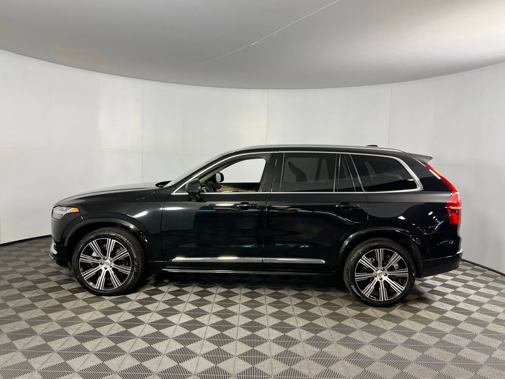Used 2024 Volvo XC90 B5 Plus image 11