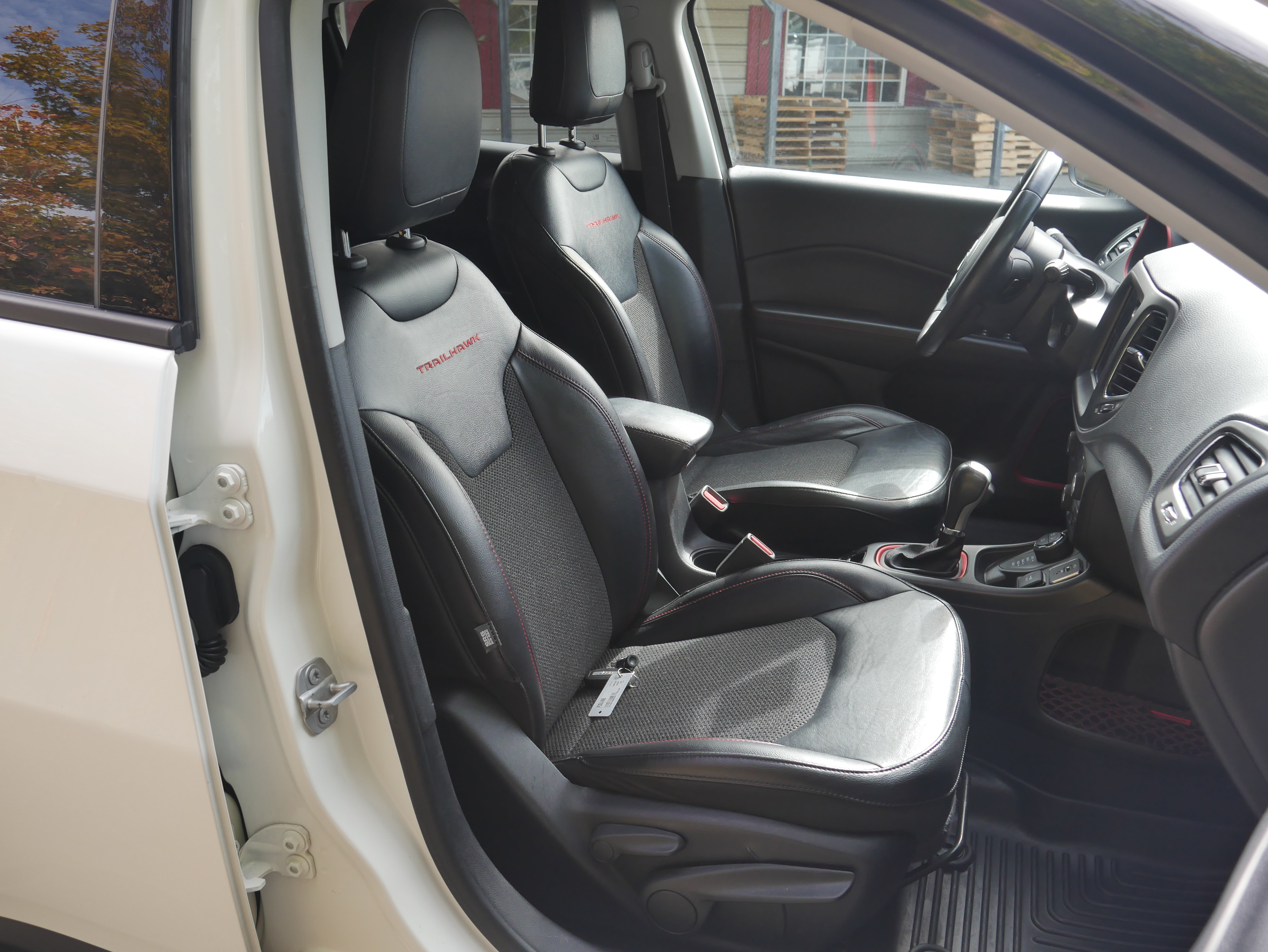 Used 2019 Jeep Compass Trailhawk AWD/4WD image 27