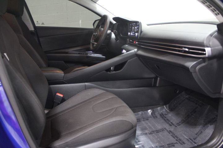 Used 2023 Hyundai Elantra SEL image 19