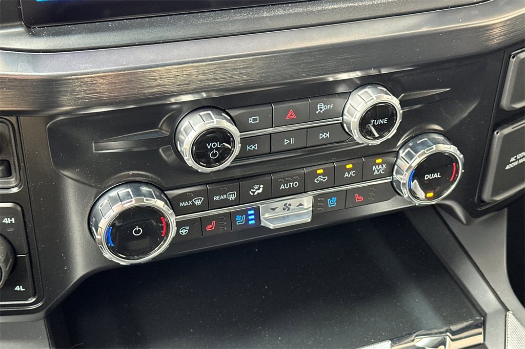 New 2025 Ford F250 Lariat w/ Black Appearance Package image 16