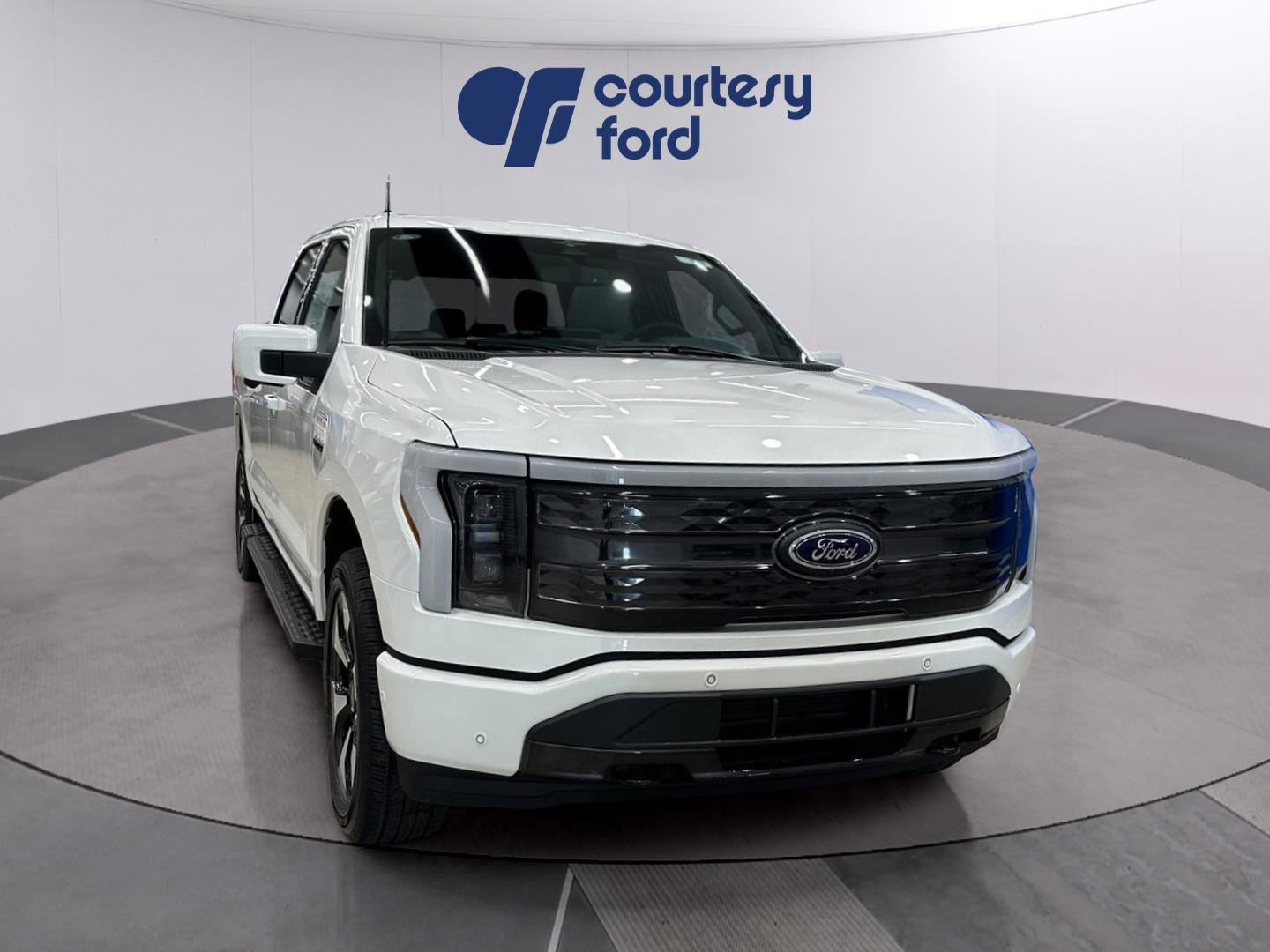 New 2023 Ford F150 Lightning Platinum AWD/4WD image 1