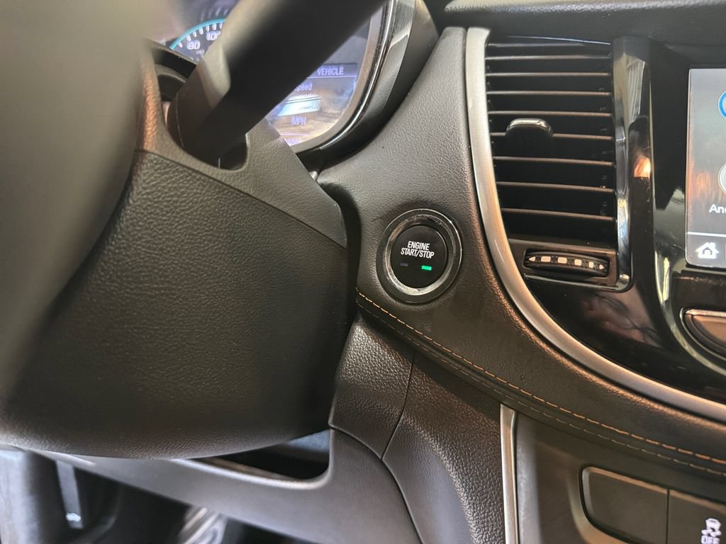Used 2019 Chevrolet Trax LT w/ LT Convenience Package AWD/4WD image 29