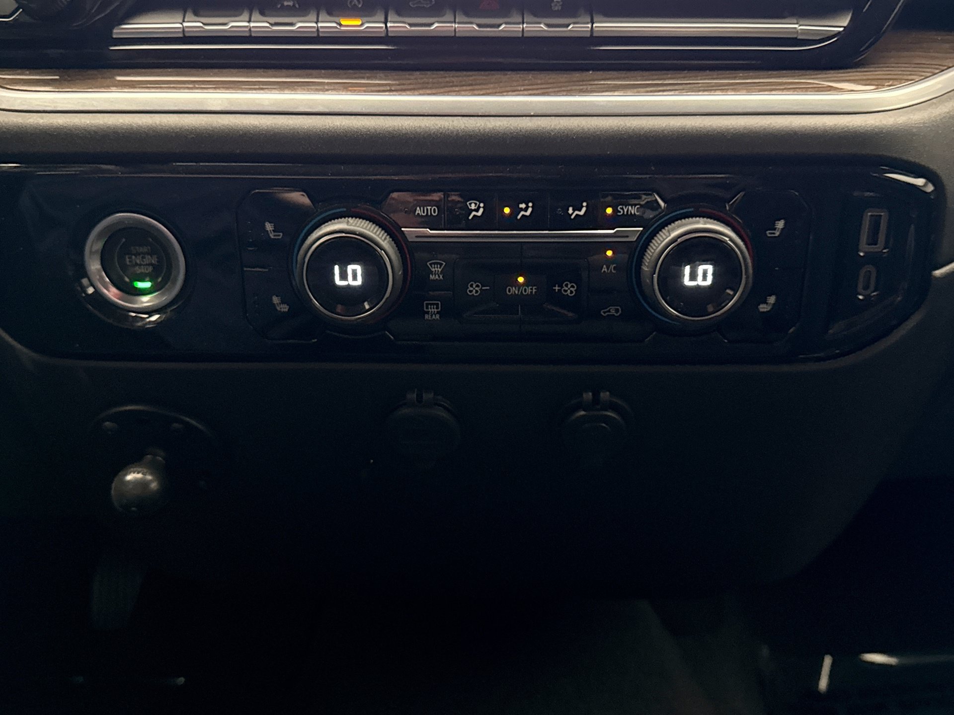 Used 2022 Chevrolet Silverado 1500 LT AWD/4WD image 15