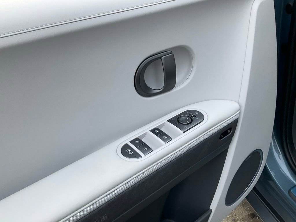 Used 2025 Hyundai Ioniq 5 Limited image 25