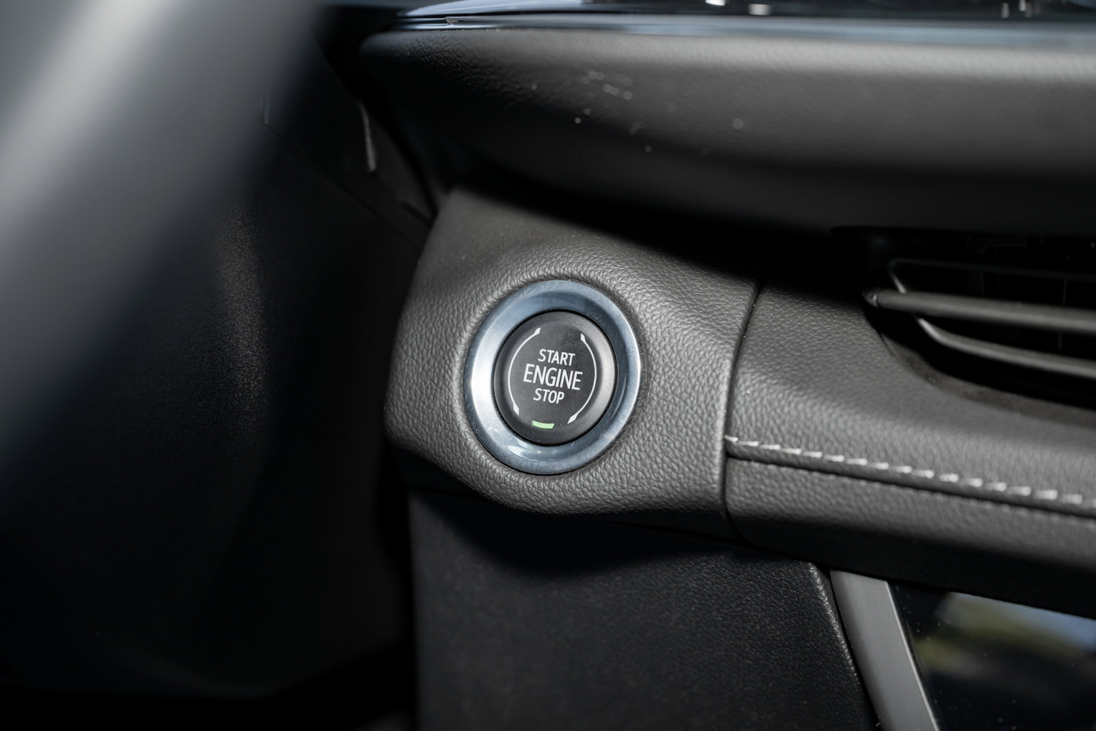 Used 2023 Buick Envision Avenir image 31