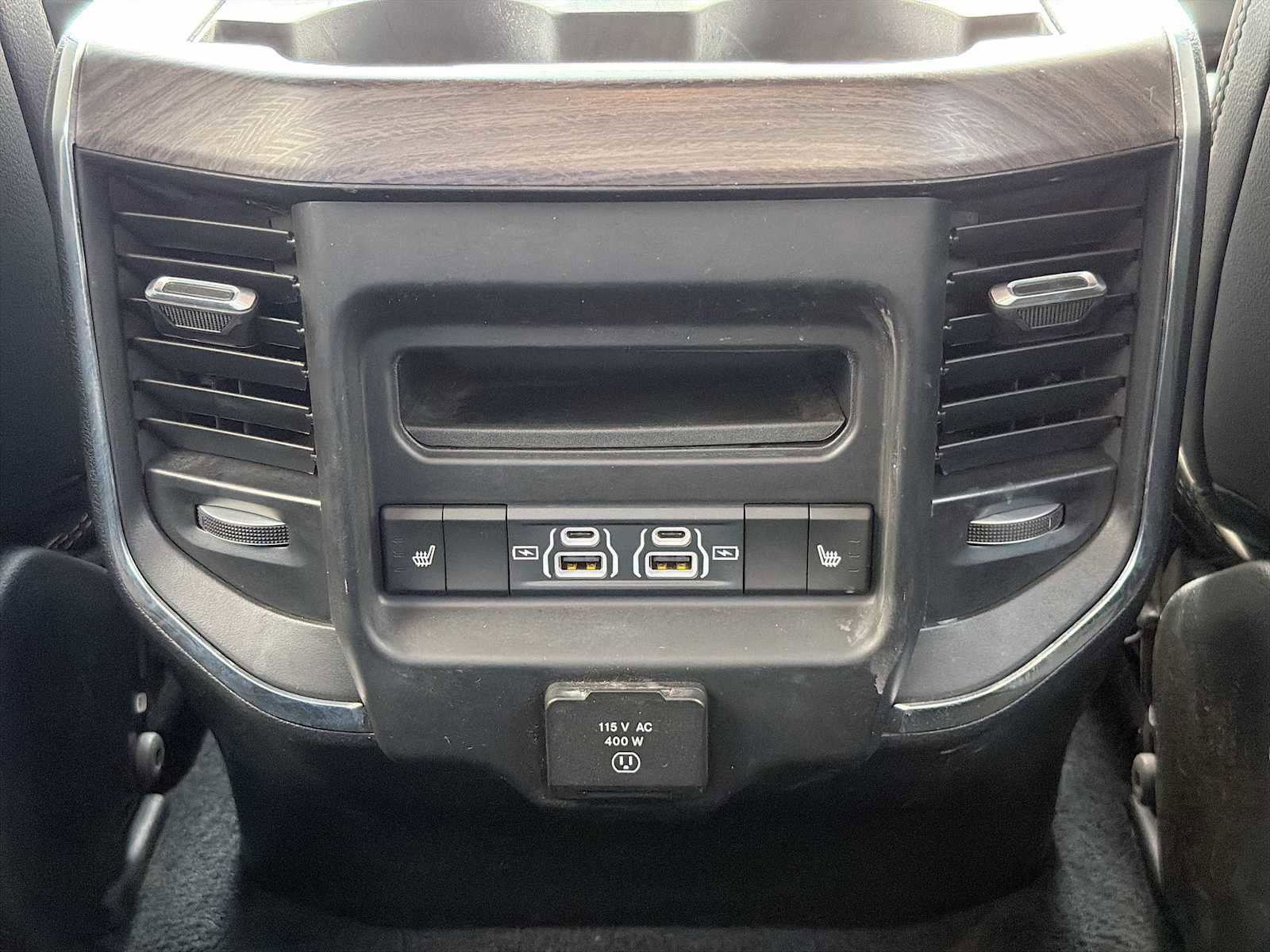 Used 2025 RAM 1500 Laramie AWD/4WD image 33