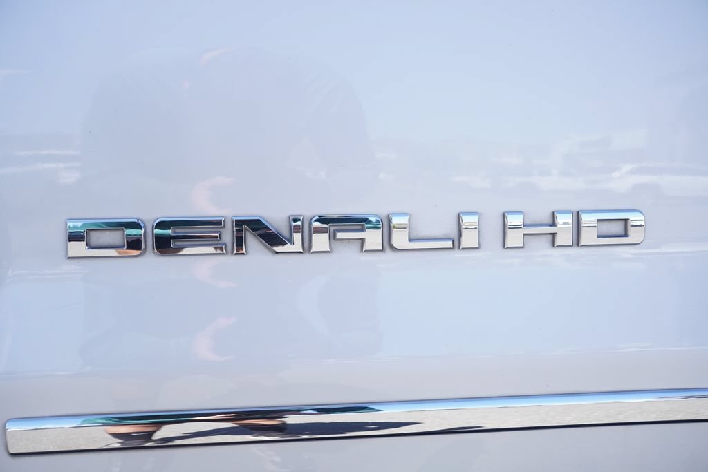 Used 2018 GMC Sierra 2500 Denali w/ Duramax Plus Package AWD/4WD image 14