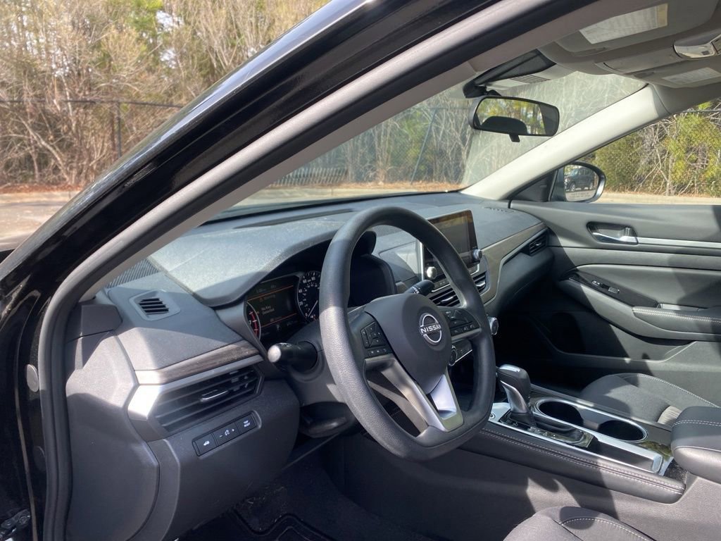 Used 2023 Nissan Altima 2.5 SV image 14