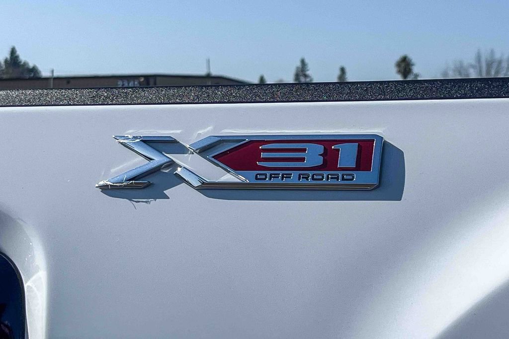 Used 2021 GMC Sierra 2500 SLT w/ SLT Premium Package image 12