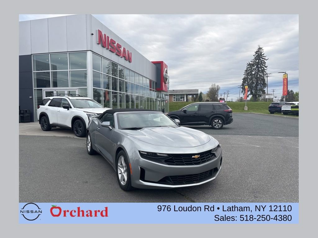 Used 2023 Chevrolet Camaro LT RWD image 1