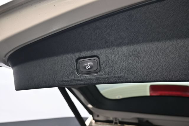 Used 2018 Ford Explorer XLT w/ Equipment Group 202A AWD/4WD image 7