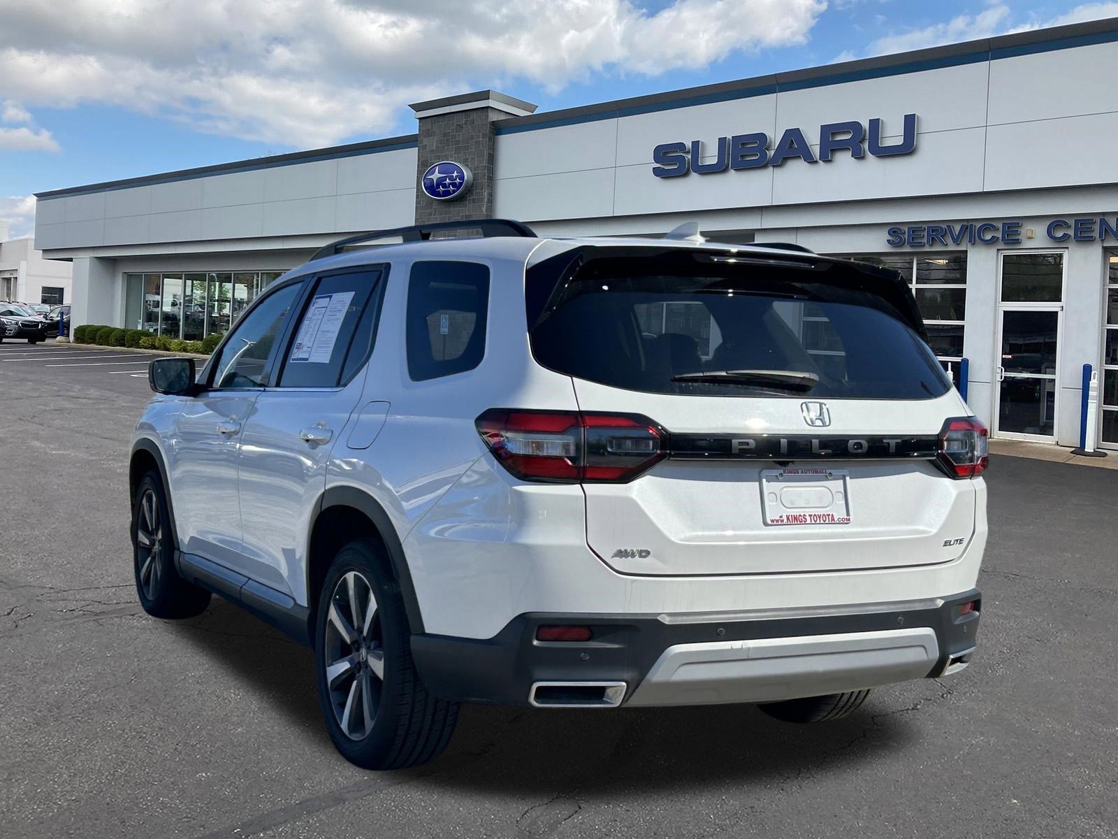 Used 2023 Honda Pilot Elite image 5