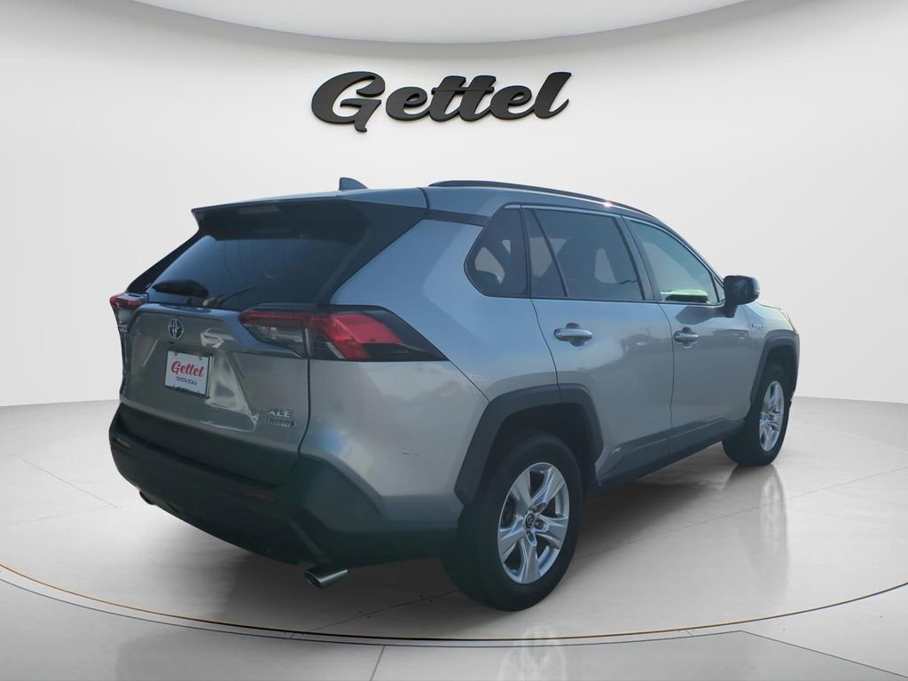 Used 2019 Toyota RAV4 XLE w/ Convenience Package image 12