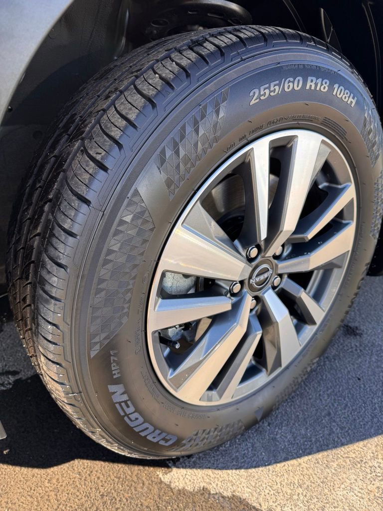 Used 2025 Nissan Pathfinder SL image 31