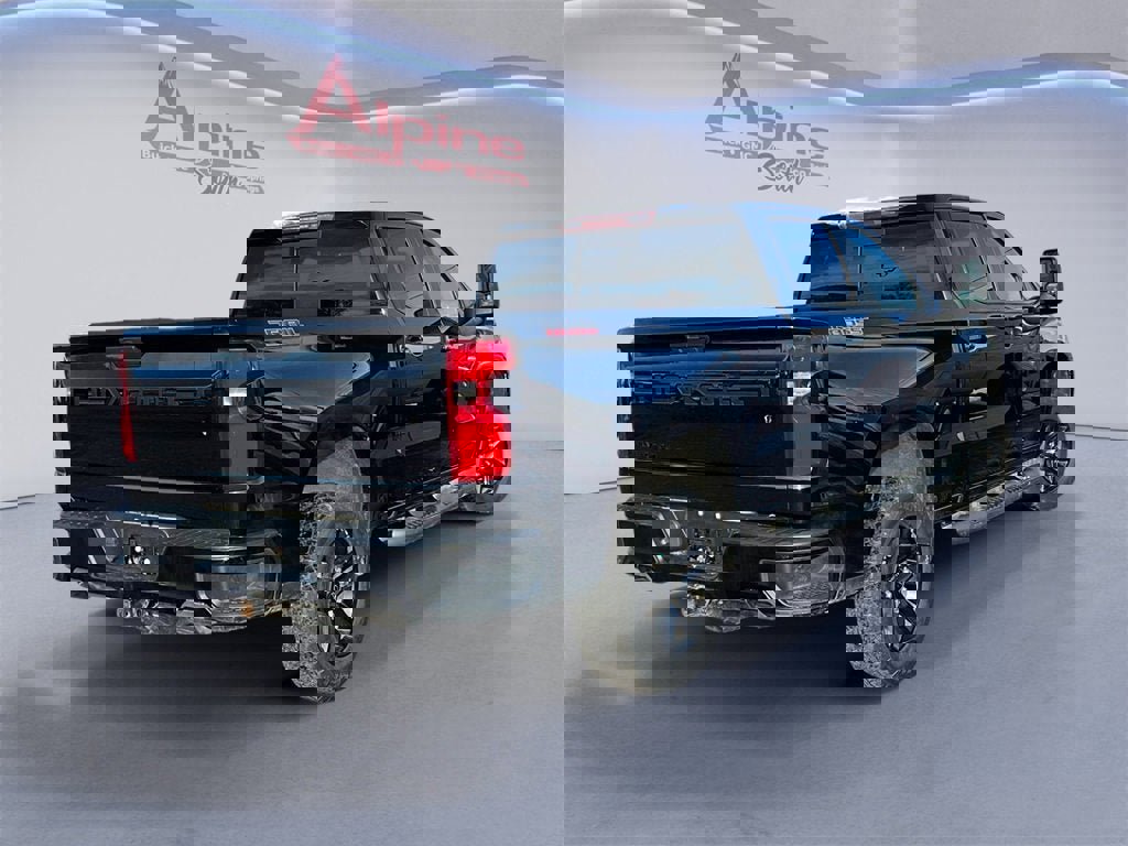 Used 2020 Chevrolet Silverado 1500 LT Trail Boss w/ Midnight Edition image 5