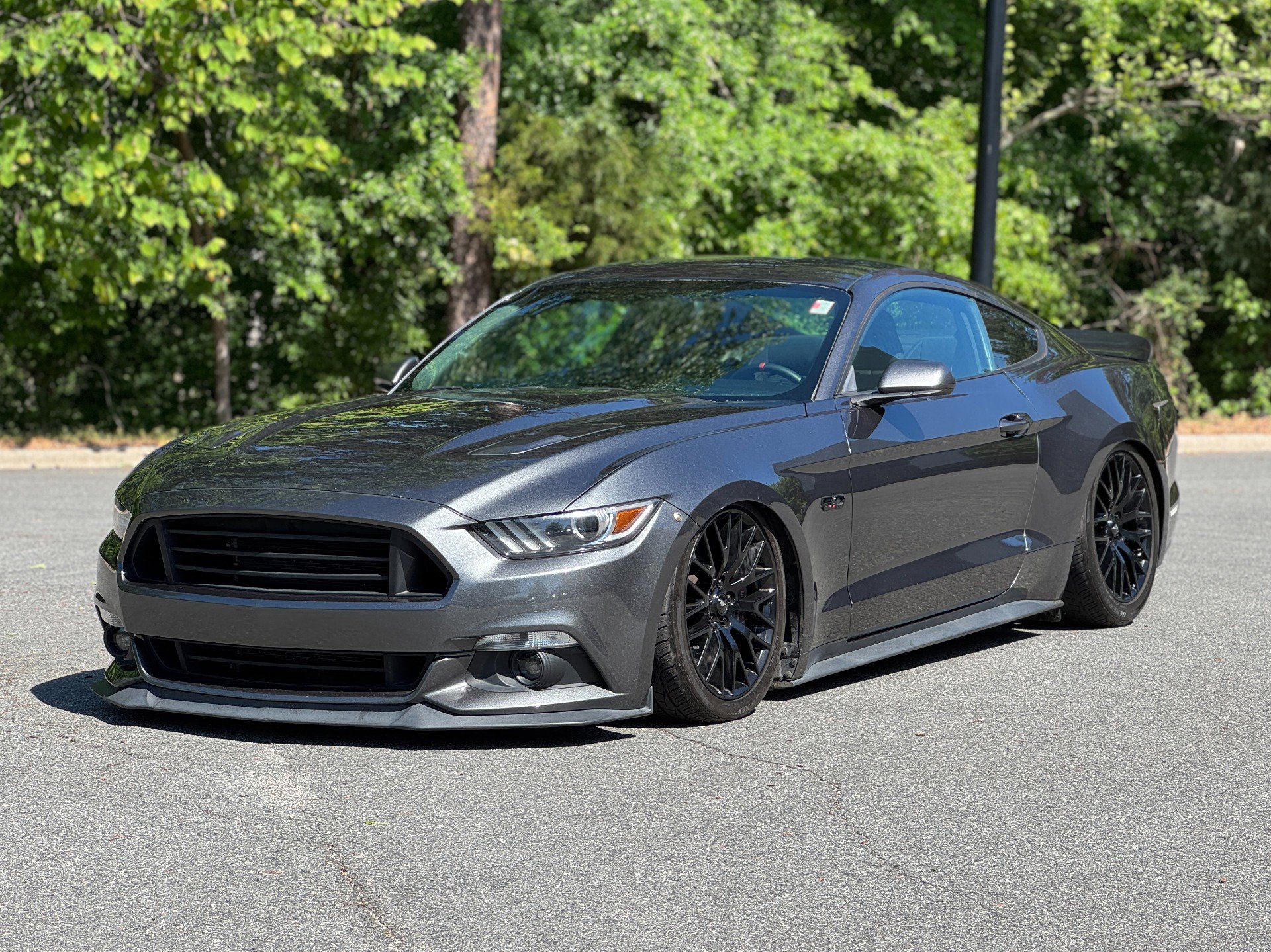 Used 2017 Ford Mustang GT w/ GT Performance Package RWD image 1