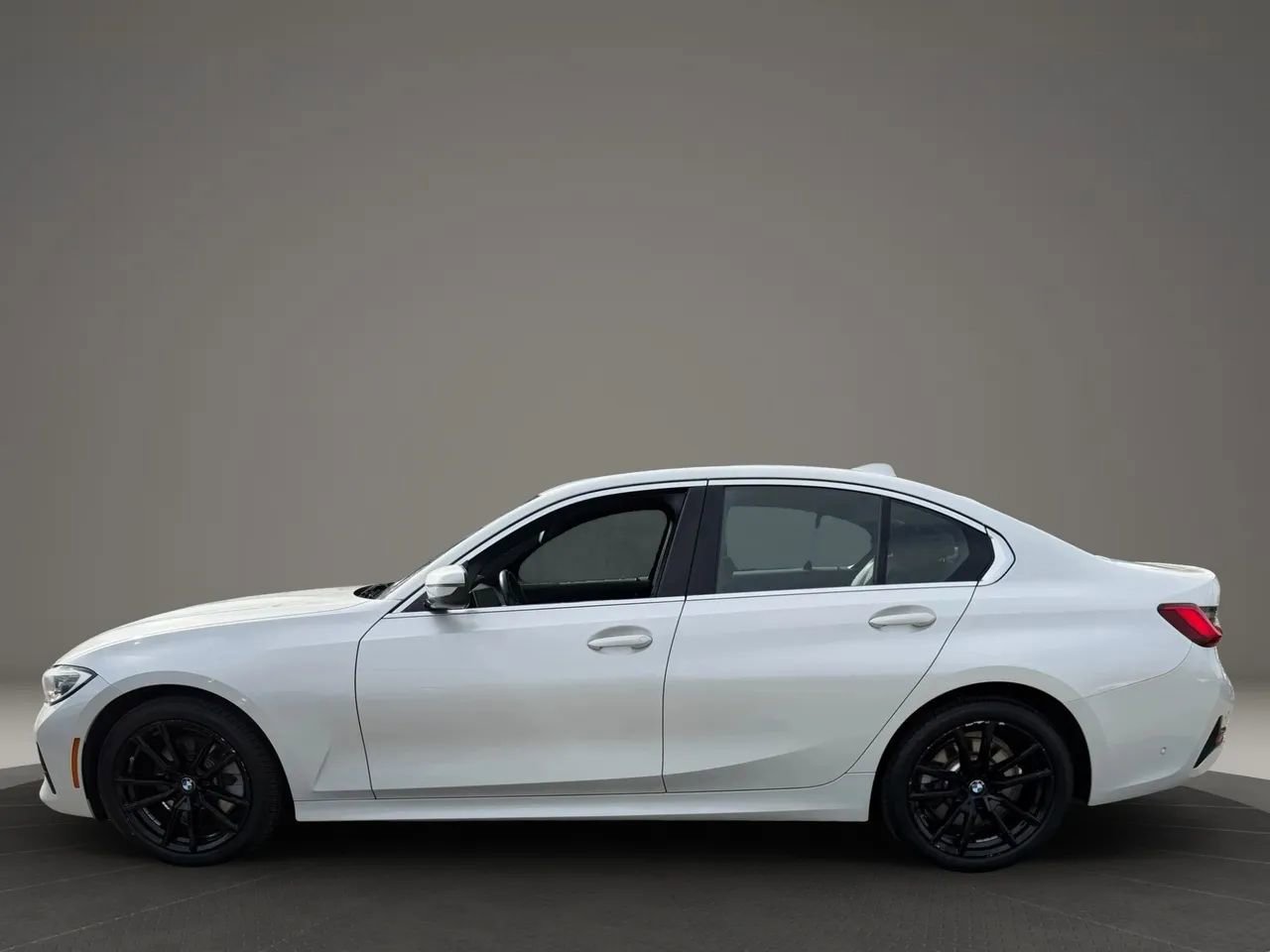 Used 2020 BMW 330i xDrive Sedan w/ Premium Package image 8