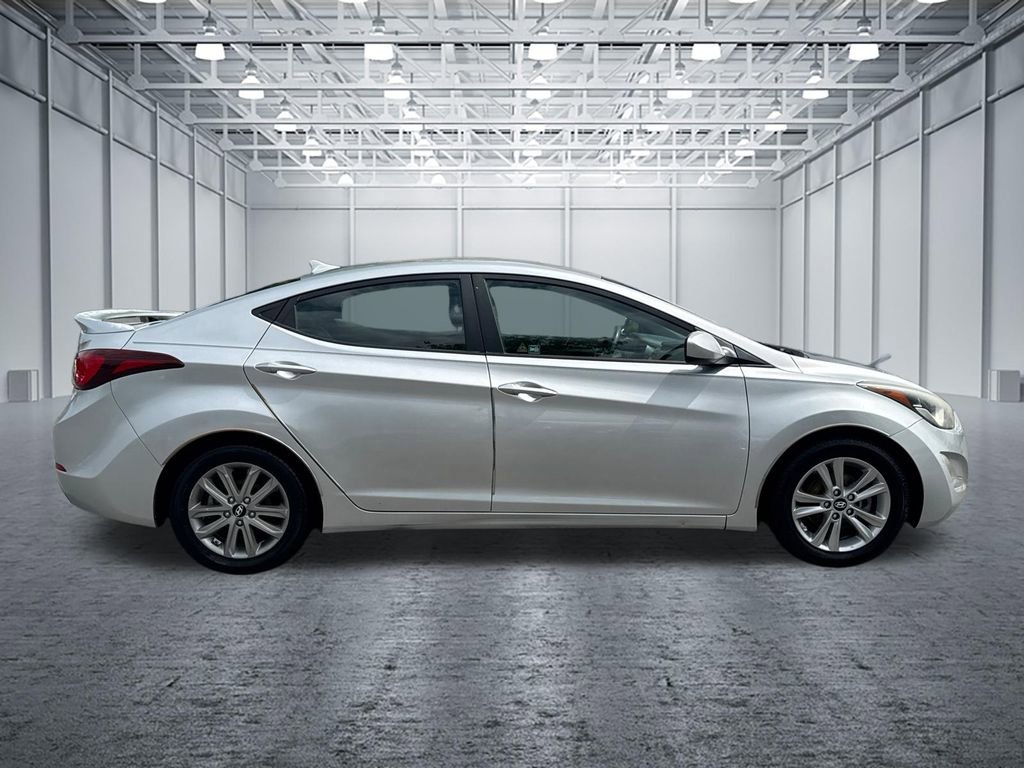 Used 2015 Hyundai Elantra SE w/ Option Group 02 FWD image 8
