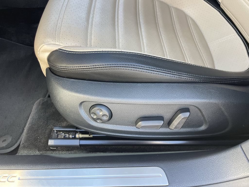 Used 2013 Volkswagen CC Sport FWD image 19