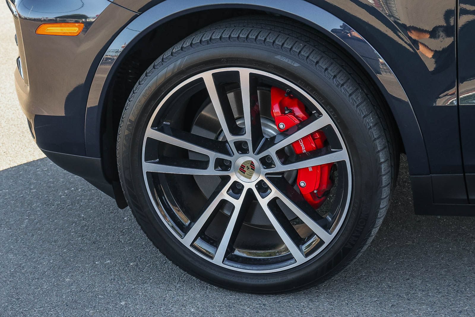 Used 2024 Porsche Cayenne S AWD/4WD image 9