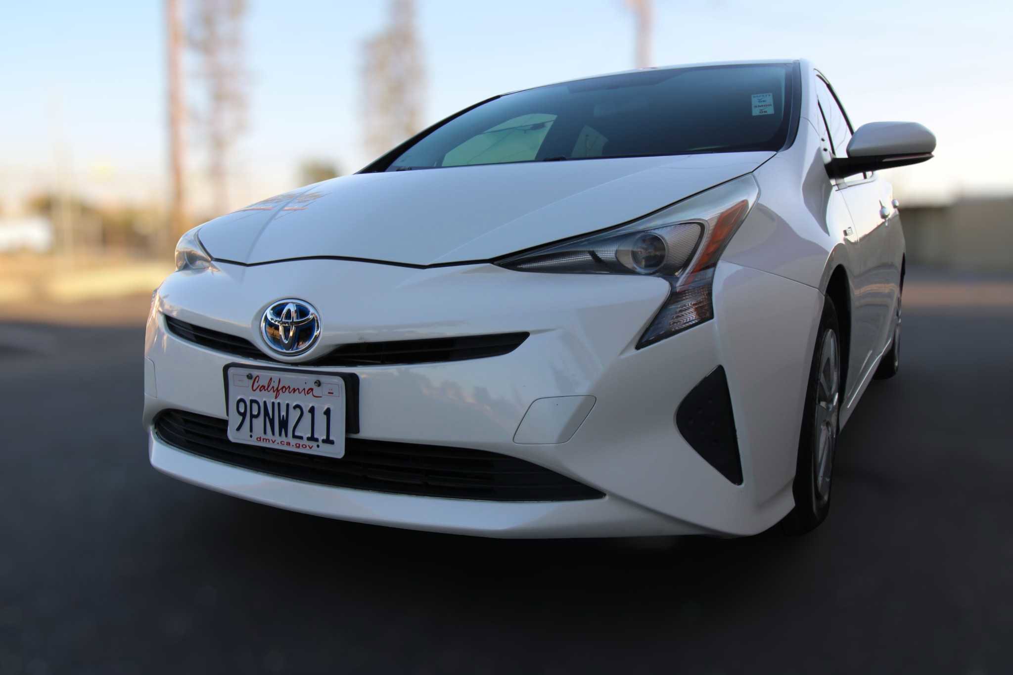 Used 2016 Toyota Prius Two image 4