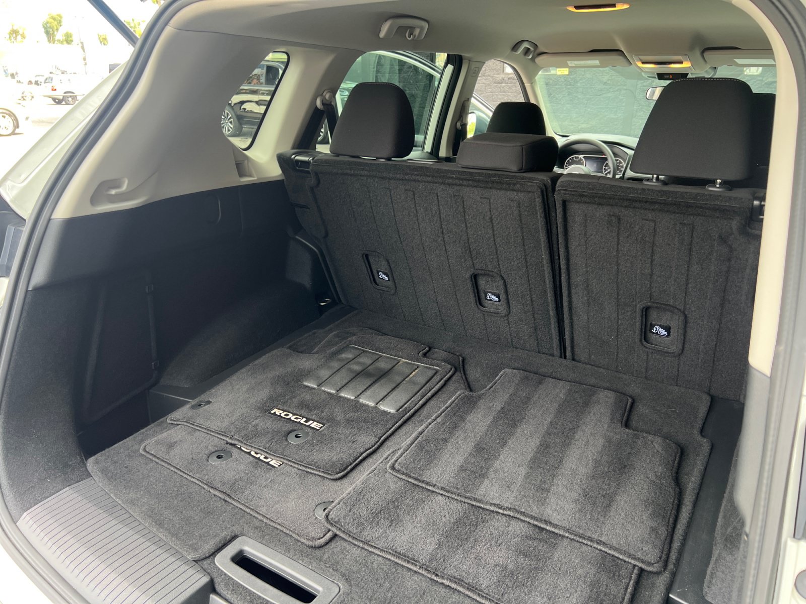 Used 2024 Nissan Rogue S FWD image 20