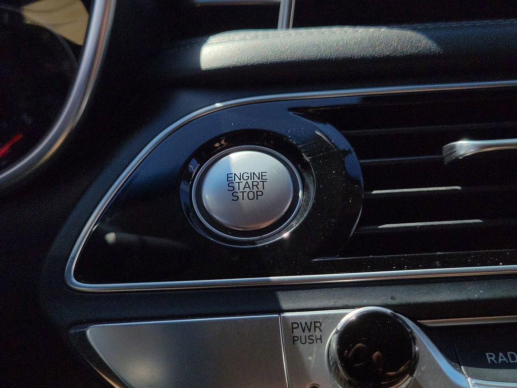 Used 2020 Genesis G70 2.0T image 31