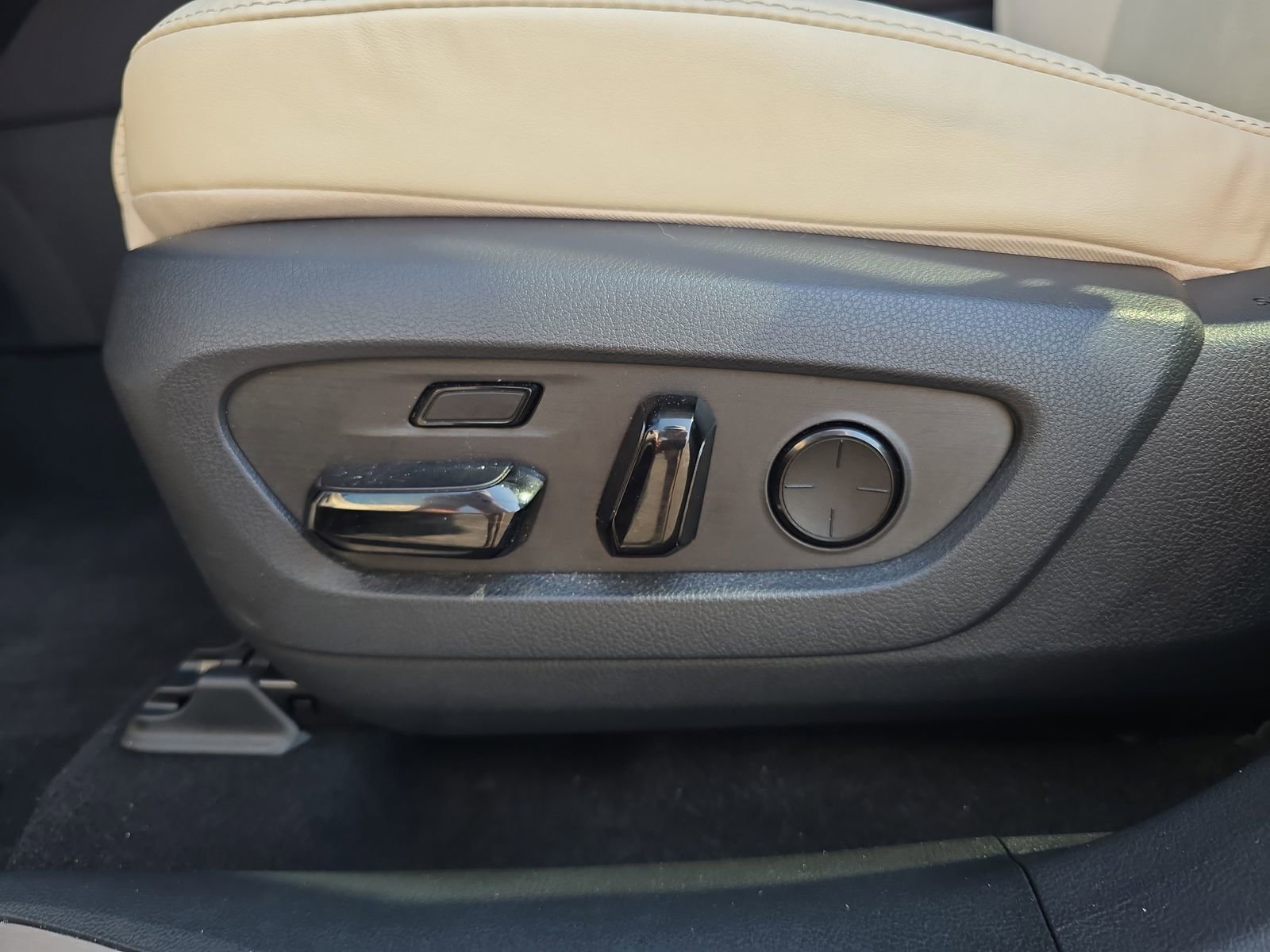 Used 2024 Lexus RX 350 AWD w/ Convenience Package image 16