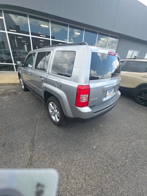 Used 2015 Jeep Patriot Latitude AWD/4WD image 7