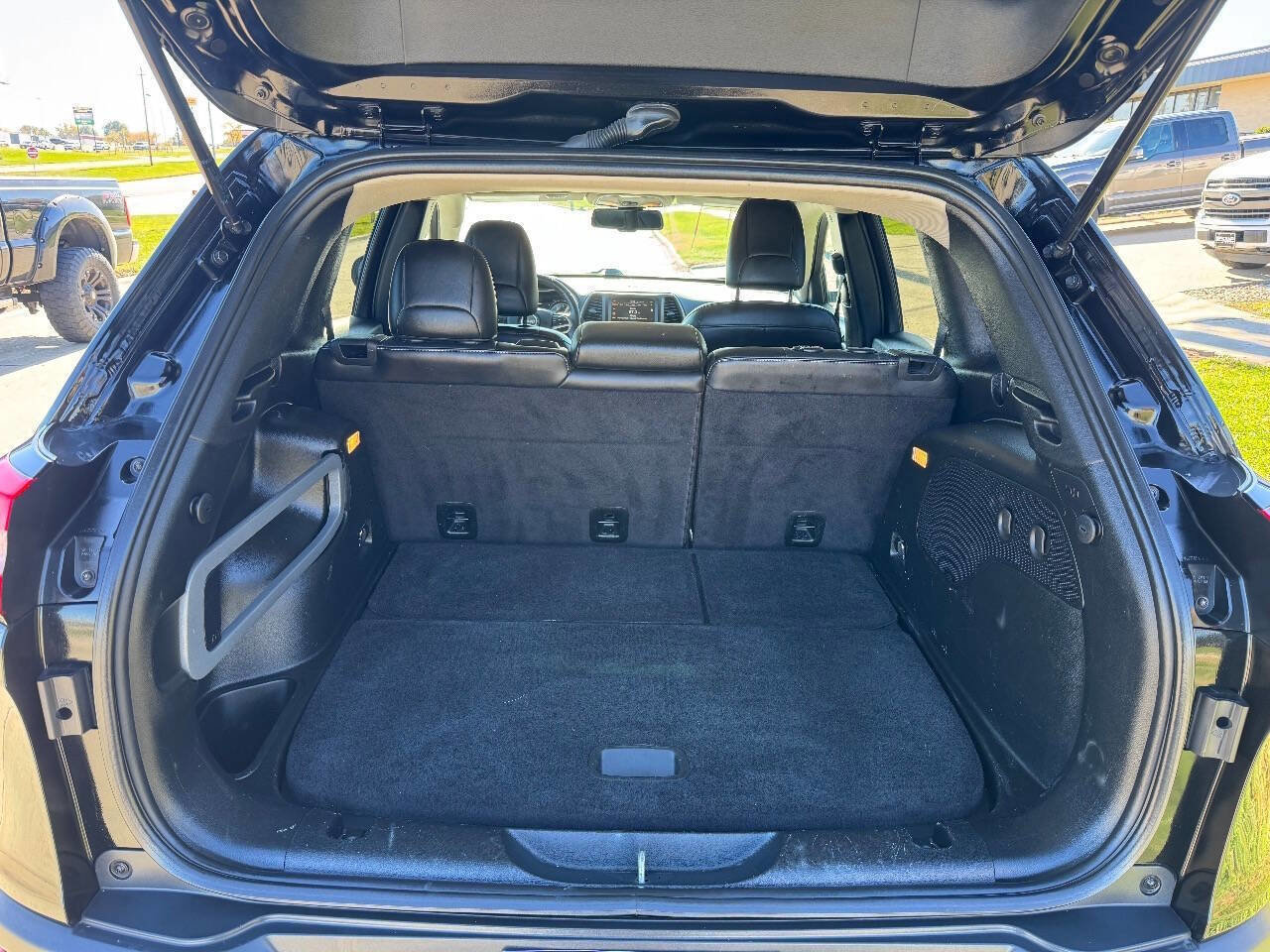 Used 2017 Jeep Cherokee Limited image 10