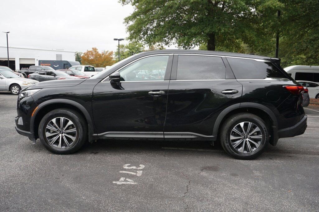 Used 2024 INFINITI QX60 Pure image 3