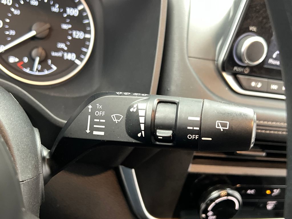 Used 2024 Nissan Rogue S FWD image 40