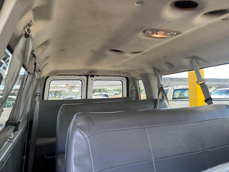 Used 2006 Ford E-350 and Econoline 350 XLT RWD image 12