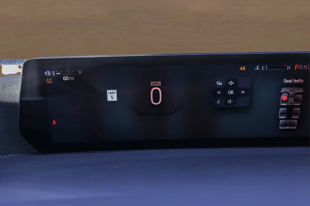 Used 2025 Ford Expedition Platinum image 11