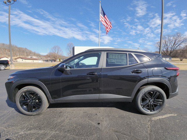 New 2026 Chevrolet Trax ACTIV w/ Driver Confidence Package FWD image 2