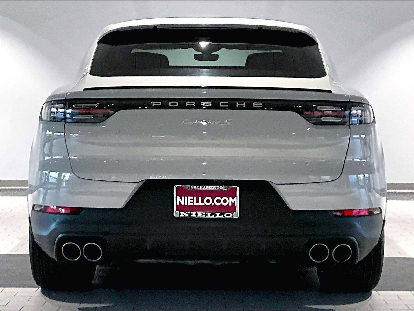 Used 2022 Porsche Cayenne S image 9