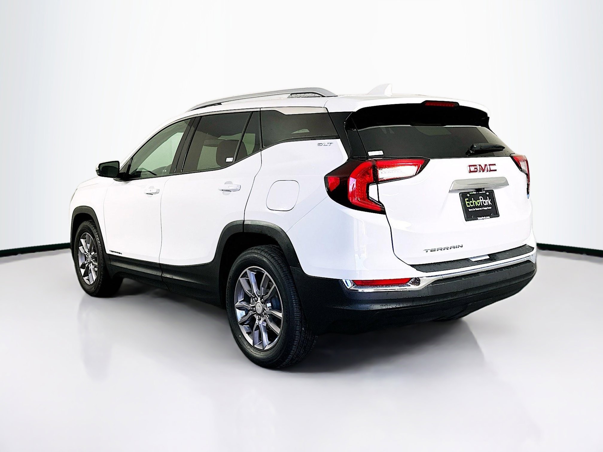 Used 2023 GMC Terrain SLT image 5