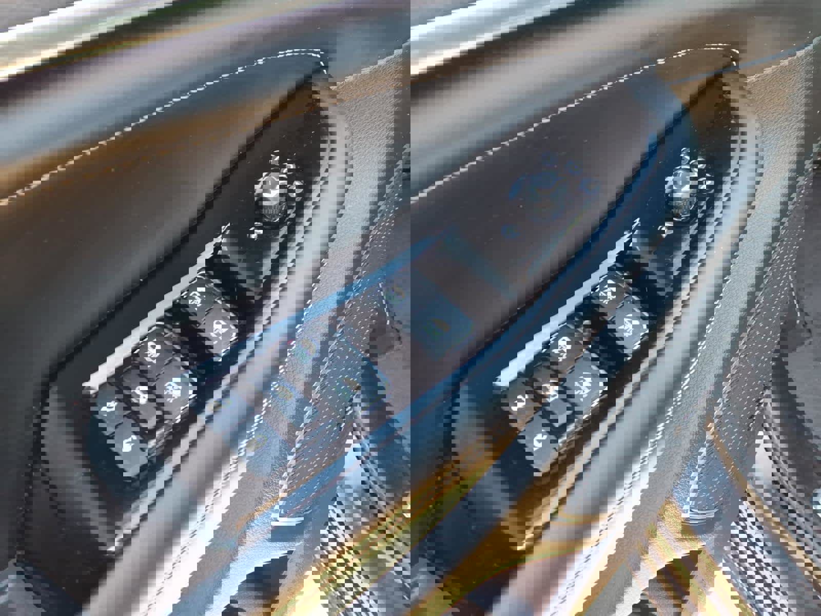 Used 2023 Jeep Grand Cherokee L Overland w/ Advanced Protech Group III image 15