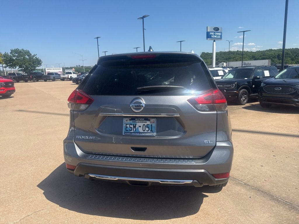 Used 2018 Nissan Rogue SL w/ Premium Package FWD image 4