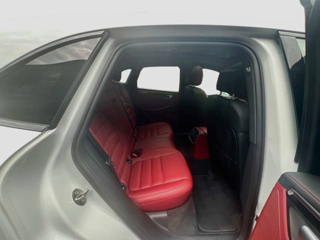 Certified 2023 Porsche Macan S AWD/4WD image 40