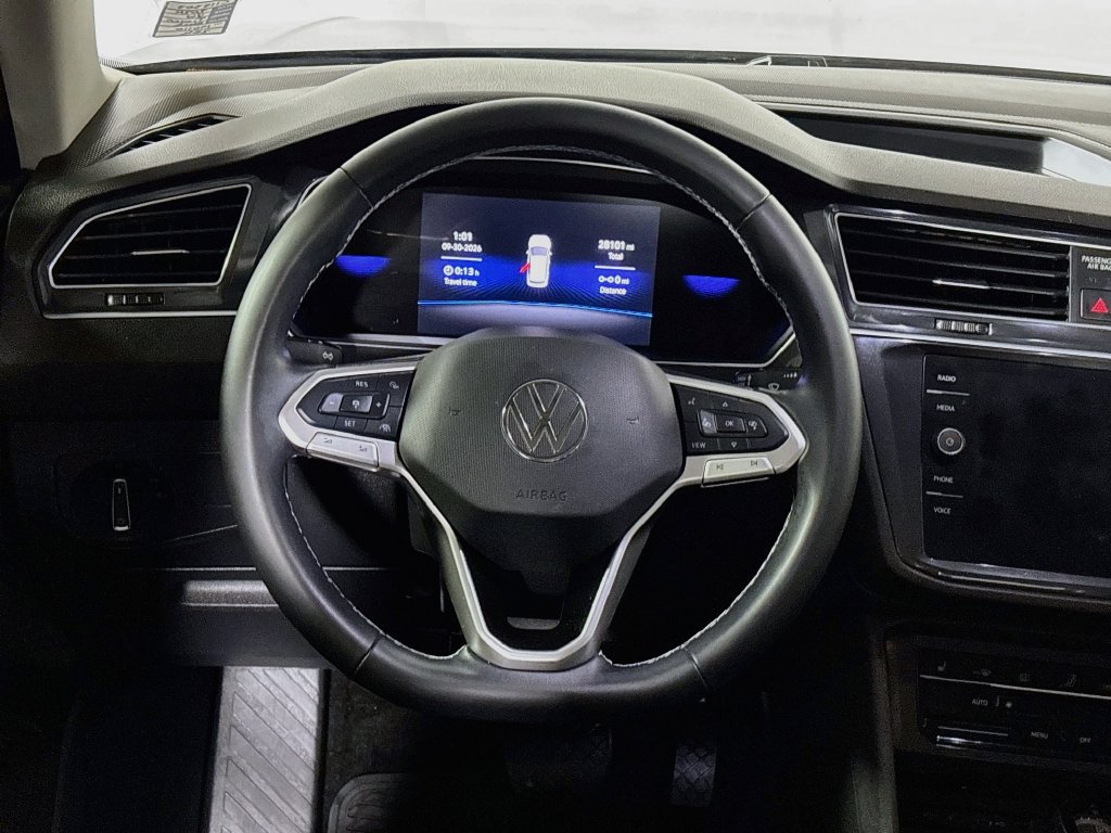 Certified 2024 Volkswagen Tiguan SE w/ Panoramic Sunroof Package AWD/4WD image 14