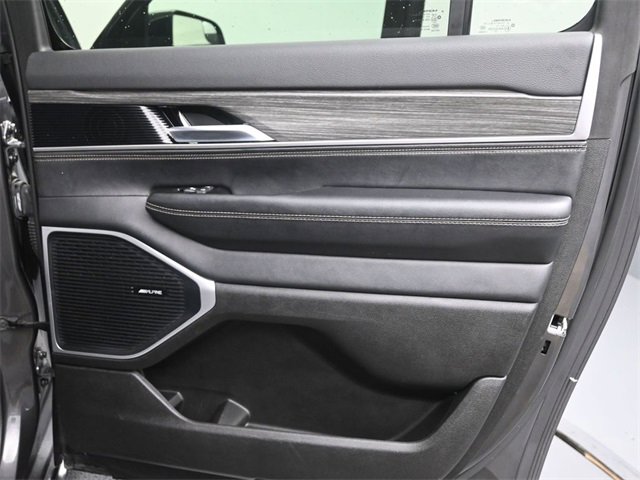 Used 2024 Jeep Wagoneer L Series II w/ Flexible Seating Group image 18