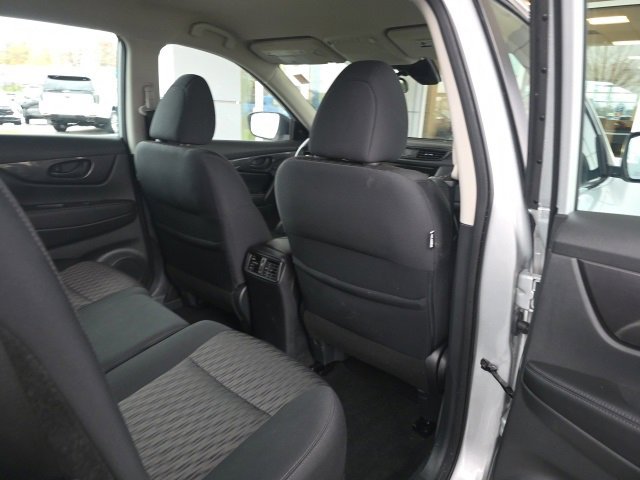 Used 2019 Nissan Rogue S image 12