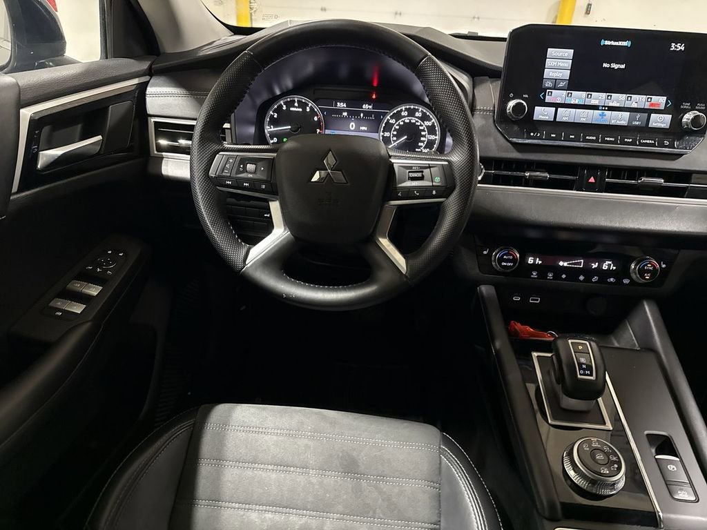 Used 2024 Mitsubishi Outlander SE AWD/4WD image 11