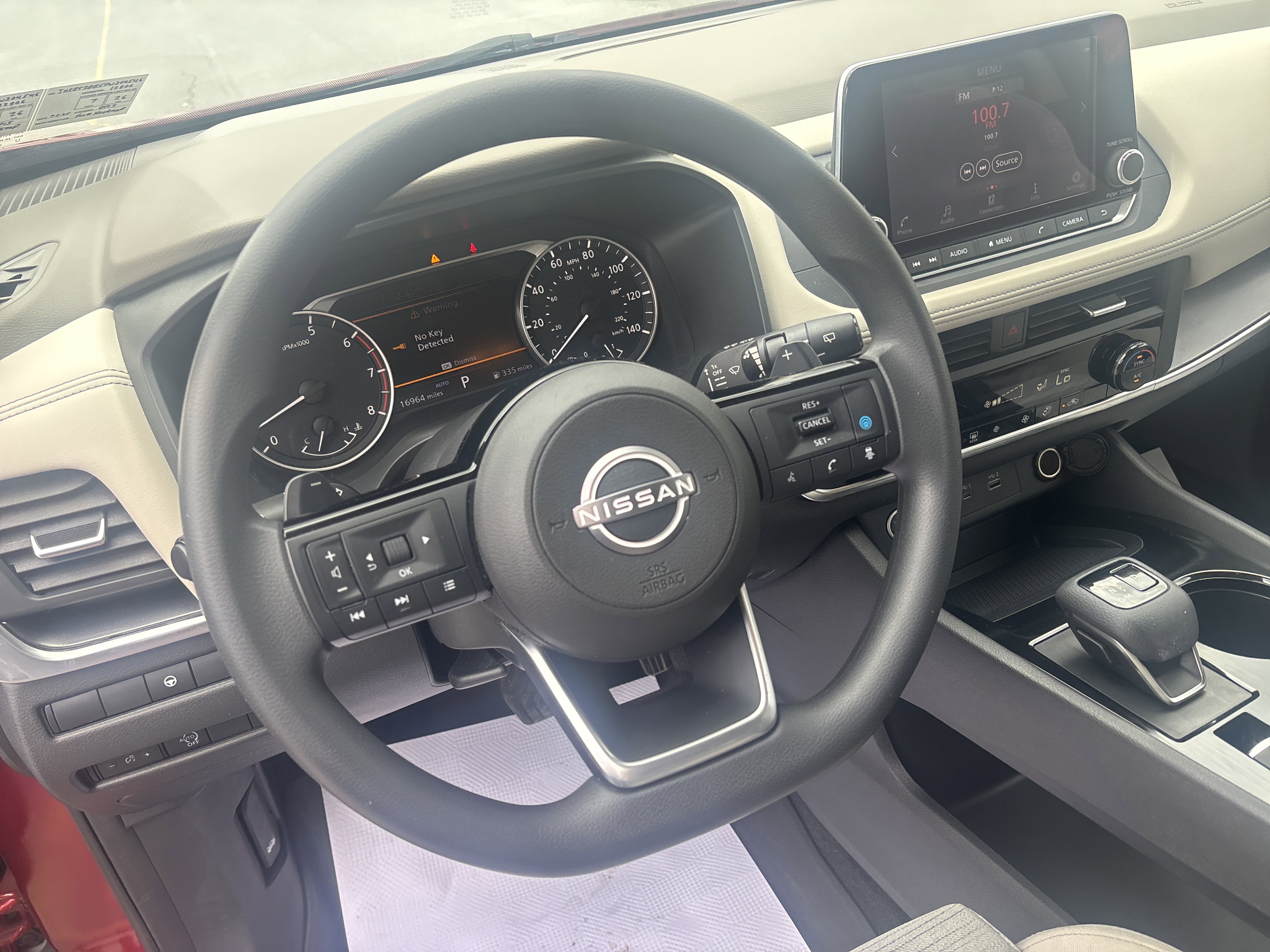 Used 2023 Nissan Rogue SV AWD/4WD image 17