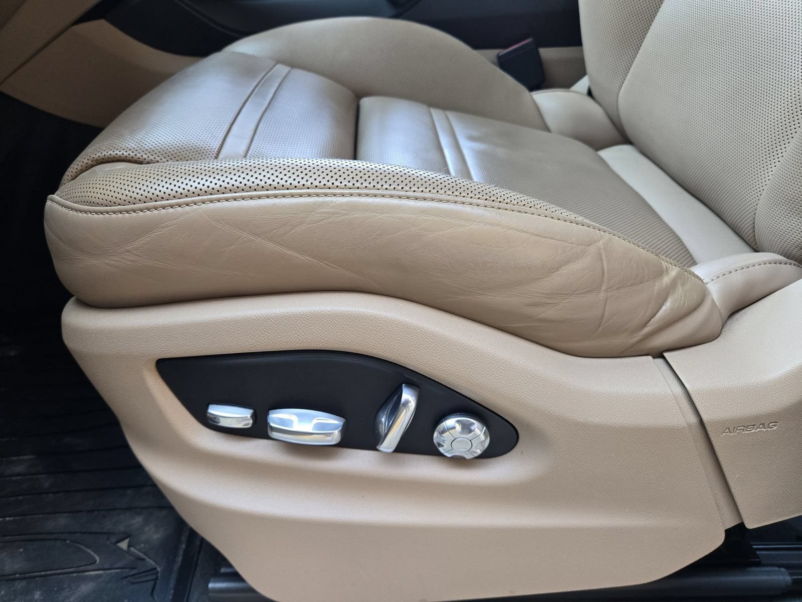 Used 2019 Porsche Cayenne AWD/4WD image 24