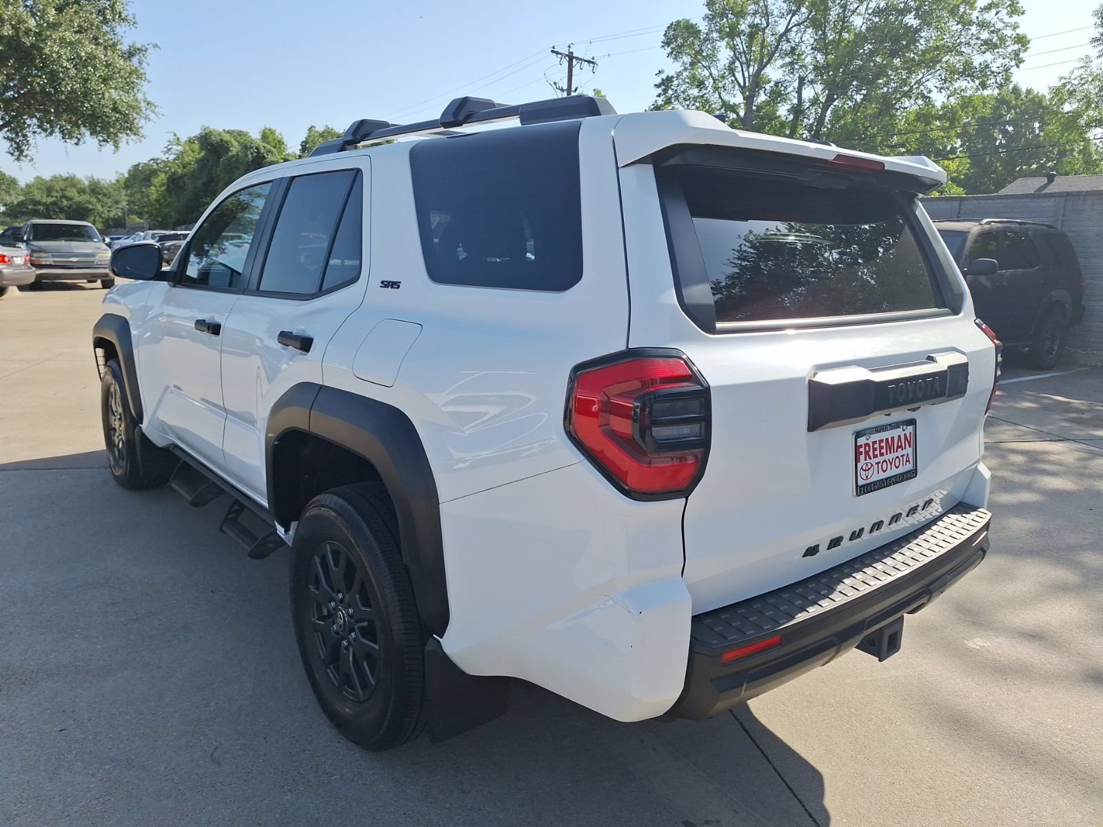 Used 2025 Toyota 4Runner SR5 AWD/4WD image 4