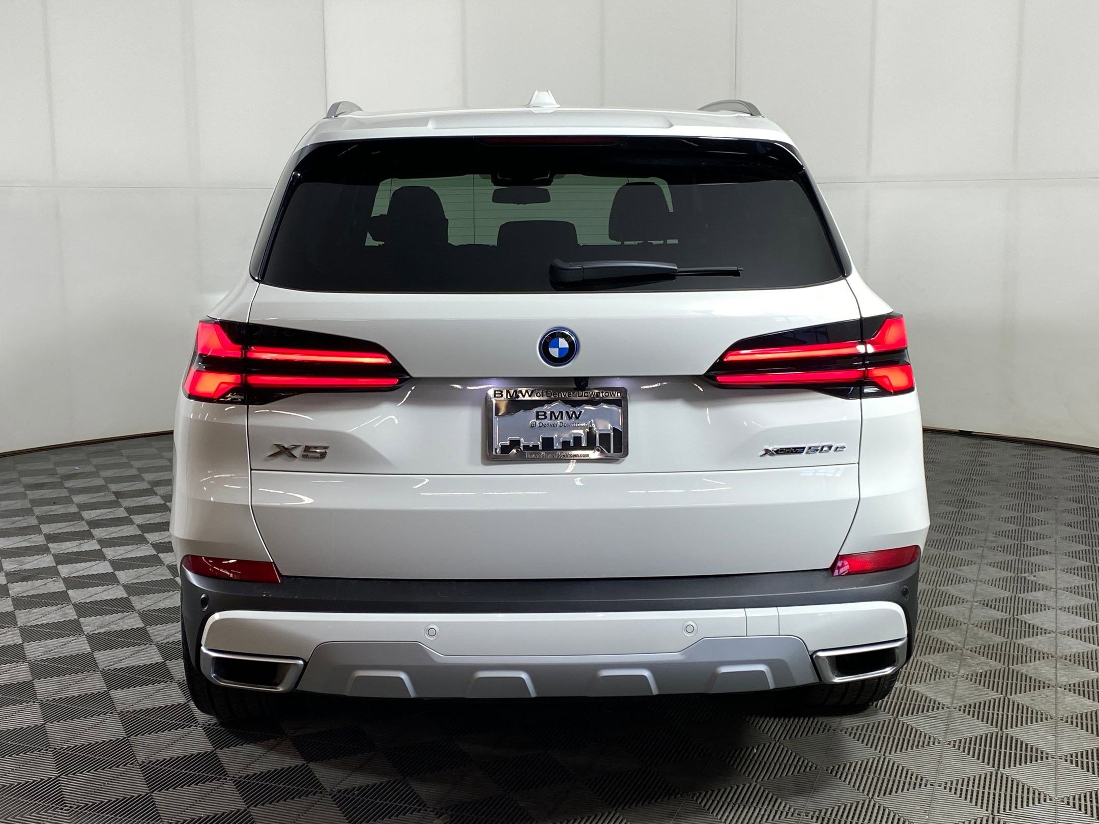 Used 2025 BMW X5 xDrive50e w/ Premium Package image 10